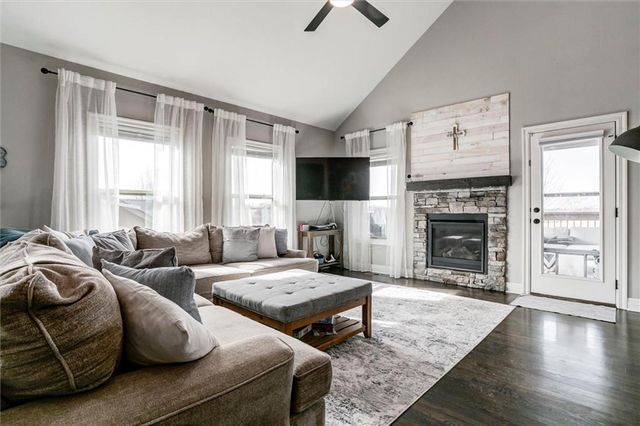 13803 Knipp Street, Bonner Springs, KS 66012