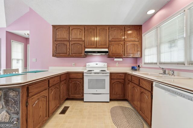 2575 Luella Road, Locust Grove, GA 30248