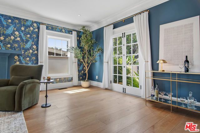 138 N Wilton Place, Los Angeles, CA 90004