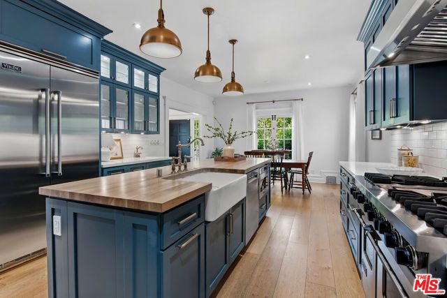 138 N Wilton Place, Los Angeles, CA 90004