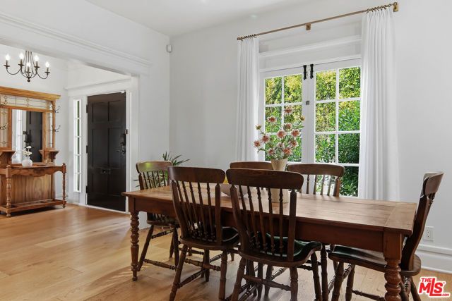 138 N Wilton Place, Los Angeles, CA 90004