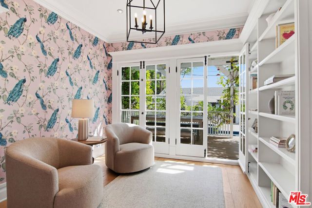 138 N Wilton Place, Los Angeles, CA 90004