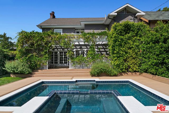 138 N Wilton Place, Los Angeles, CA 90004