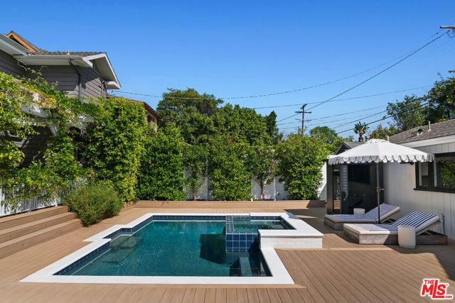 138 N Wilton Place, Los Angeles, CA 90004