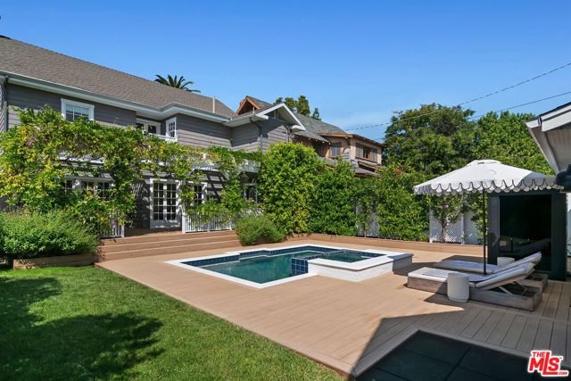 138 N Wilton Place, Los Angeles, CA 90004