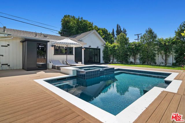 138 N Wilton Place, Los Angeles, CA 90004