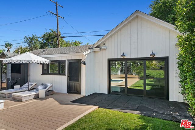 138 N Wilton Place, Los Angeles, CA 90004