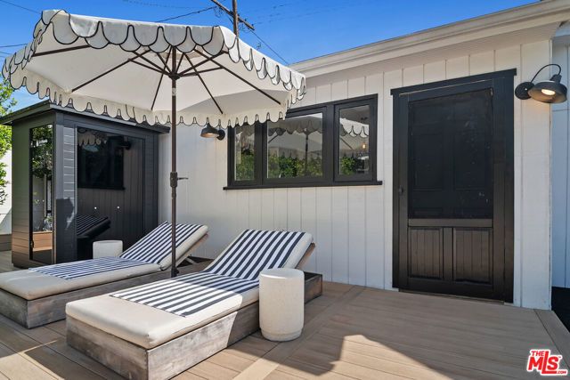 138 N Wilton Place, Los Angeles, CA 90004