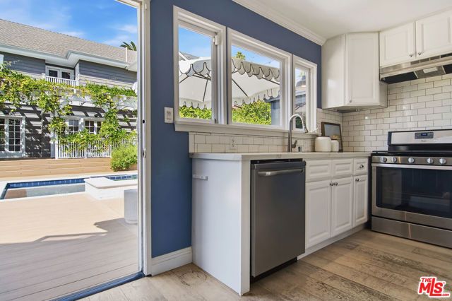 138 N Wilton Place, Los Angeles, CA 90004