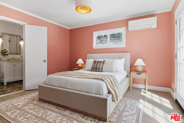 138 N Wilton Place, Los Angeles, CA 90004
