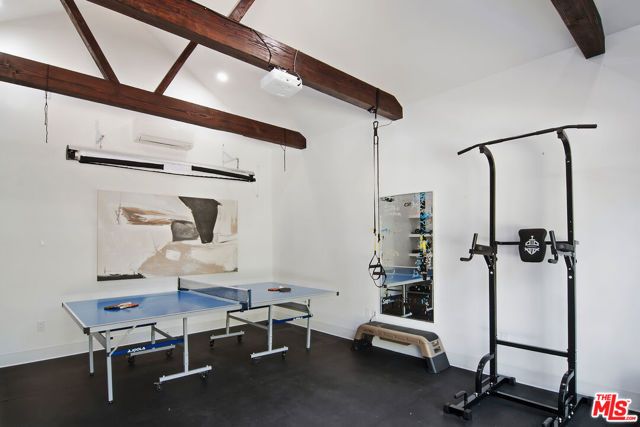 138 N Wilton Place, Los Angeles, CA 90004