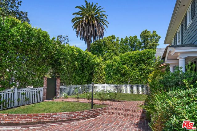 138 N Wilton Place, Los Angeles, CA 90004