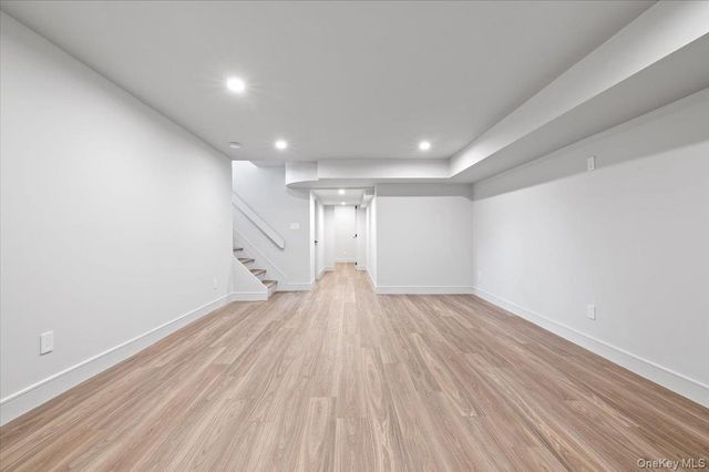 26 Windemere Way, Woodbury, NY 11797