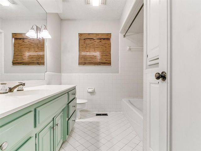 10024 Henderson Drive, Oklahoma City, OK 73139