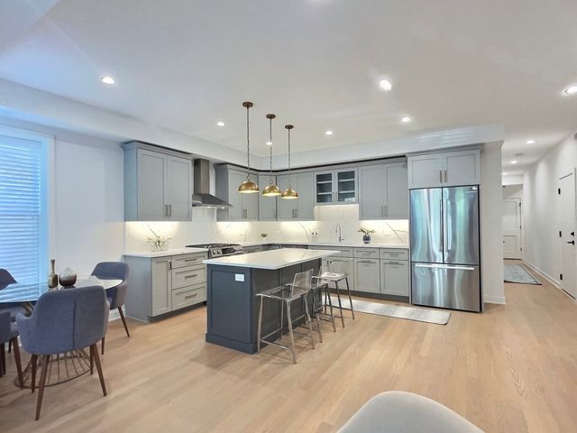 847 W Ainslie Street 2W, Chicago, IL 60640