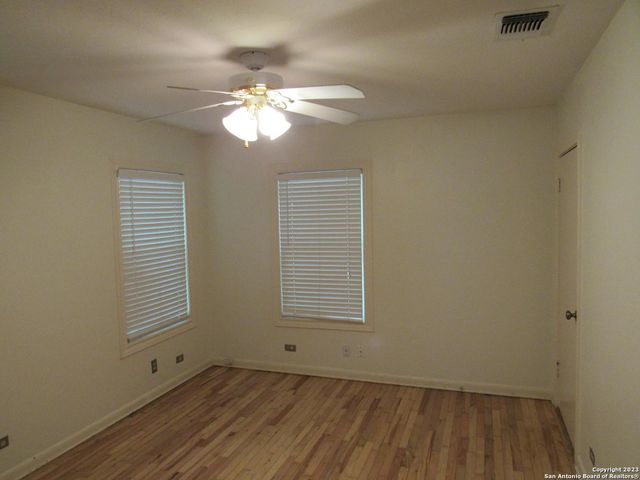 136 HARMON DR, San Antonio, TX 78209