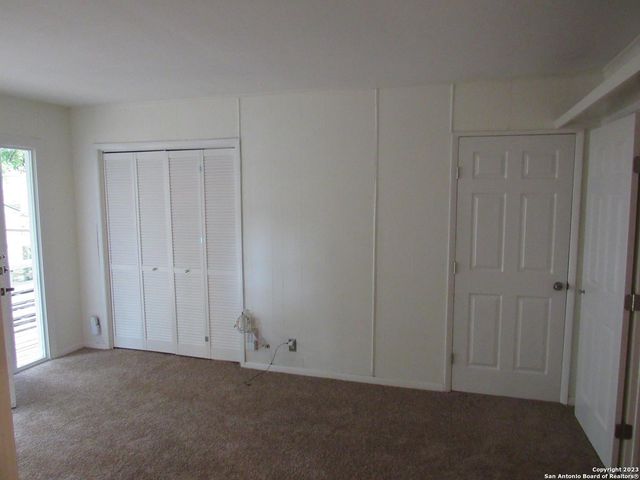 136 HARMON DR, San Antonio, TX 78209