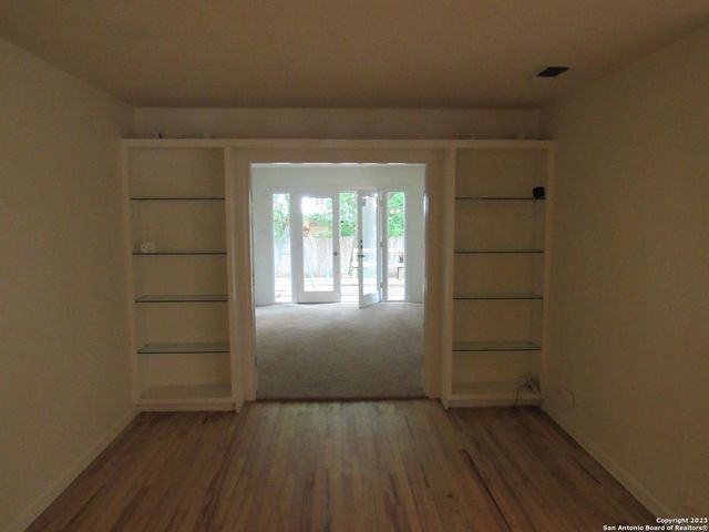 136 HARMON DR, San Antonio, TX 78209