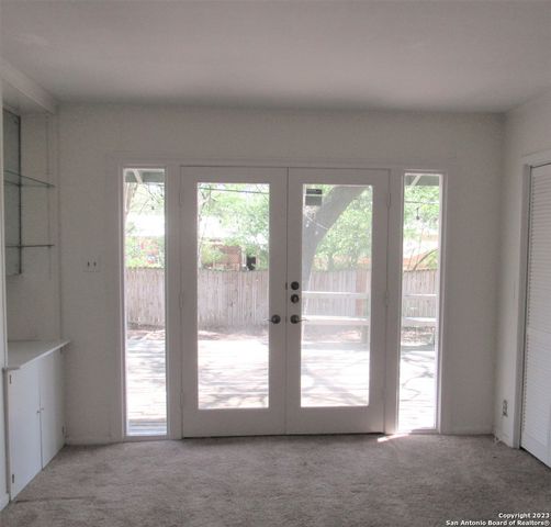 136 HARMON DR, San Antonio, TX 78209