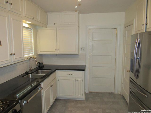 136 HARMON DR, San Antonio, TX 78209