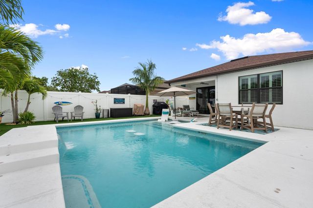 260 SE Via Visconti, Port St Lucie, FL 34952