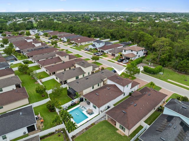 260 SE Via Visconti, Port St Lucie, FL 34952