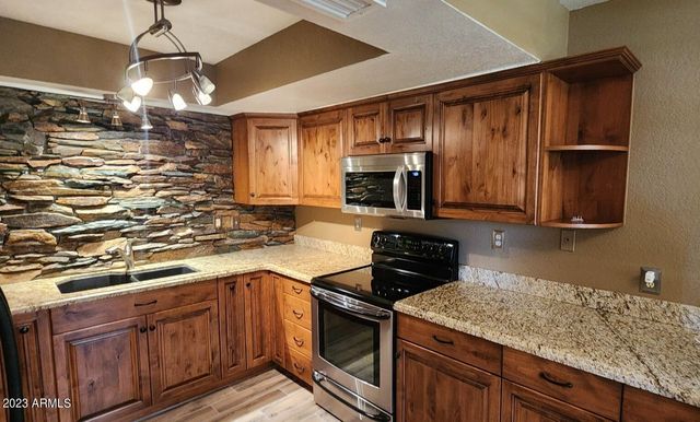 9100 E WINCHCOMB Drive, Scottsdale, AZ 85260