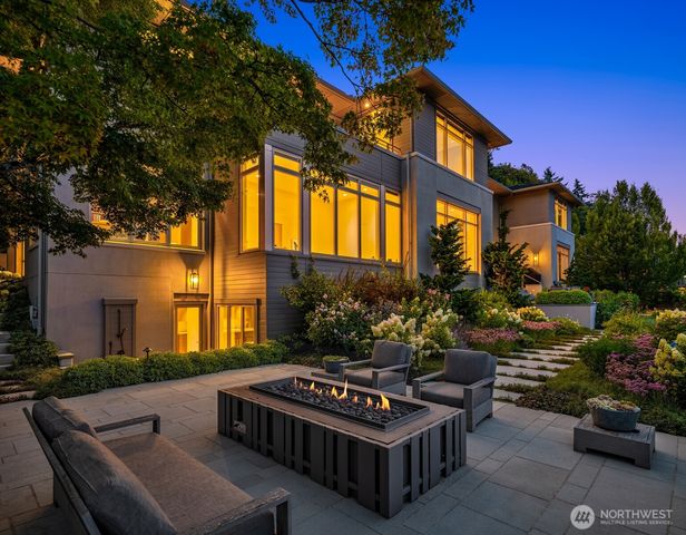 4911 NE Laurelcrest Lane, Seattle, WA 98105