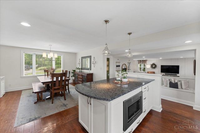 338 Compton Hills Drive, Wyoming, OH 45215