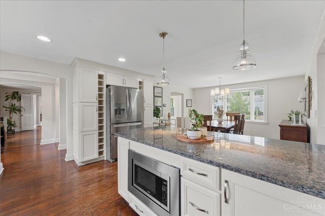 338 Compton Hills Drive, Wyoming, OH 45215