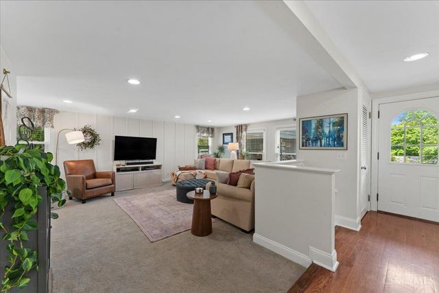 338 Compton Hills Drive, Wyoming, OH 45215