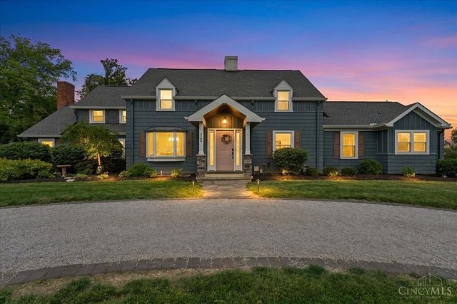 338 Compton Hills Drive, Wyoming, OH 45215