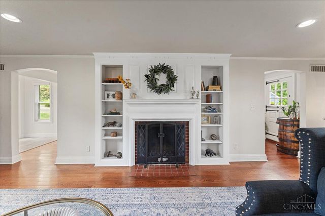 338 Compton Hills Drive, Wyoming, OH 45215