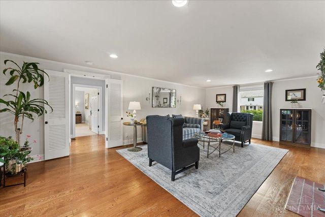 338 Compton Hills Drive, Wyoming, OH 45215