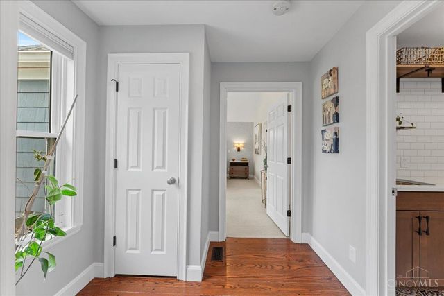338 Compton Hills Drive, Wyoming, OH 45215