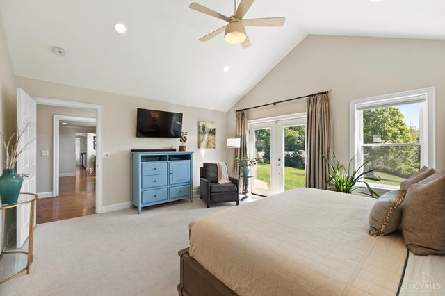 338 Compton Hills Drive, Wyoming, OH 45215