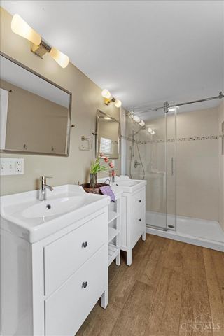 338 Compton Hills Drive, Wyoming, OH 45215