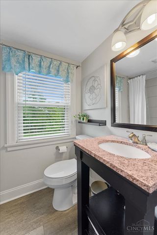 338 Compton Hills Drive, Wyoming, OH 45215