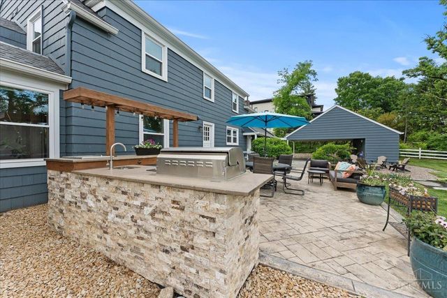 338 Compton Hills Drive, Wyoming, OH 45215