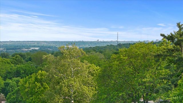 338 Compton Hills Drive, Wyoming, OH 45215