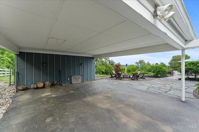 338 Compton Hills Drive, Wyoming, OH 45215