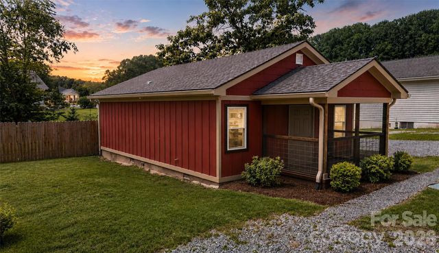 166 Outland Avenue, Brevard, NC 28712
