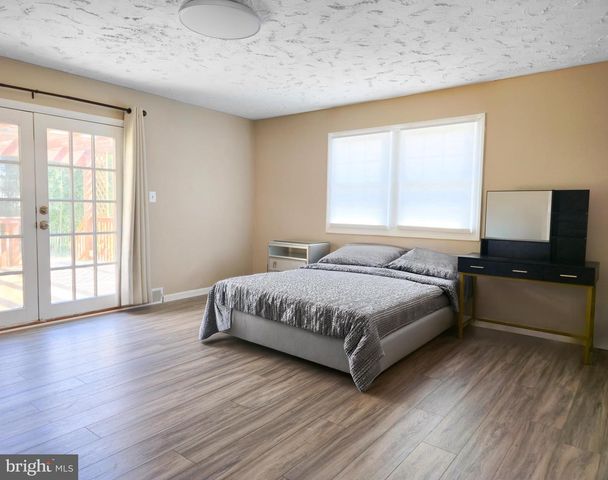 6421 INWOOD DR, Springfield, VA 22150