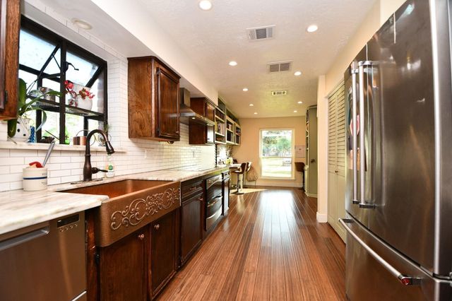 9102 Meaux Drive, Houston, TX 77031