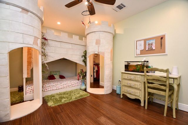 9102 Meaux Drive, Houston, TX 77031