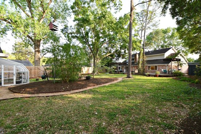 9102 Meaux Drive, Houston, TX 77031