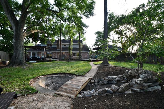 9102 Meaux Drive, Houston, TX 77031