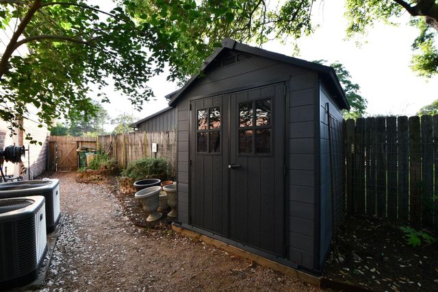 9102 Meaux Drive, Houston, TX 77031