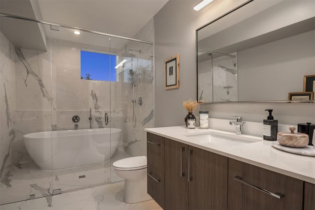 1717 20th Avenue, Seattle, WA 98122