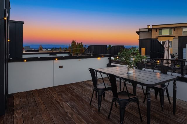 1717 20th Avenue, Seattle, WA 98122